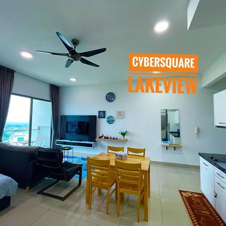 Cybersquare Lakeview With Netflix And Disney Hotstar Cyberjaya Exterior photo