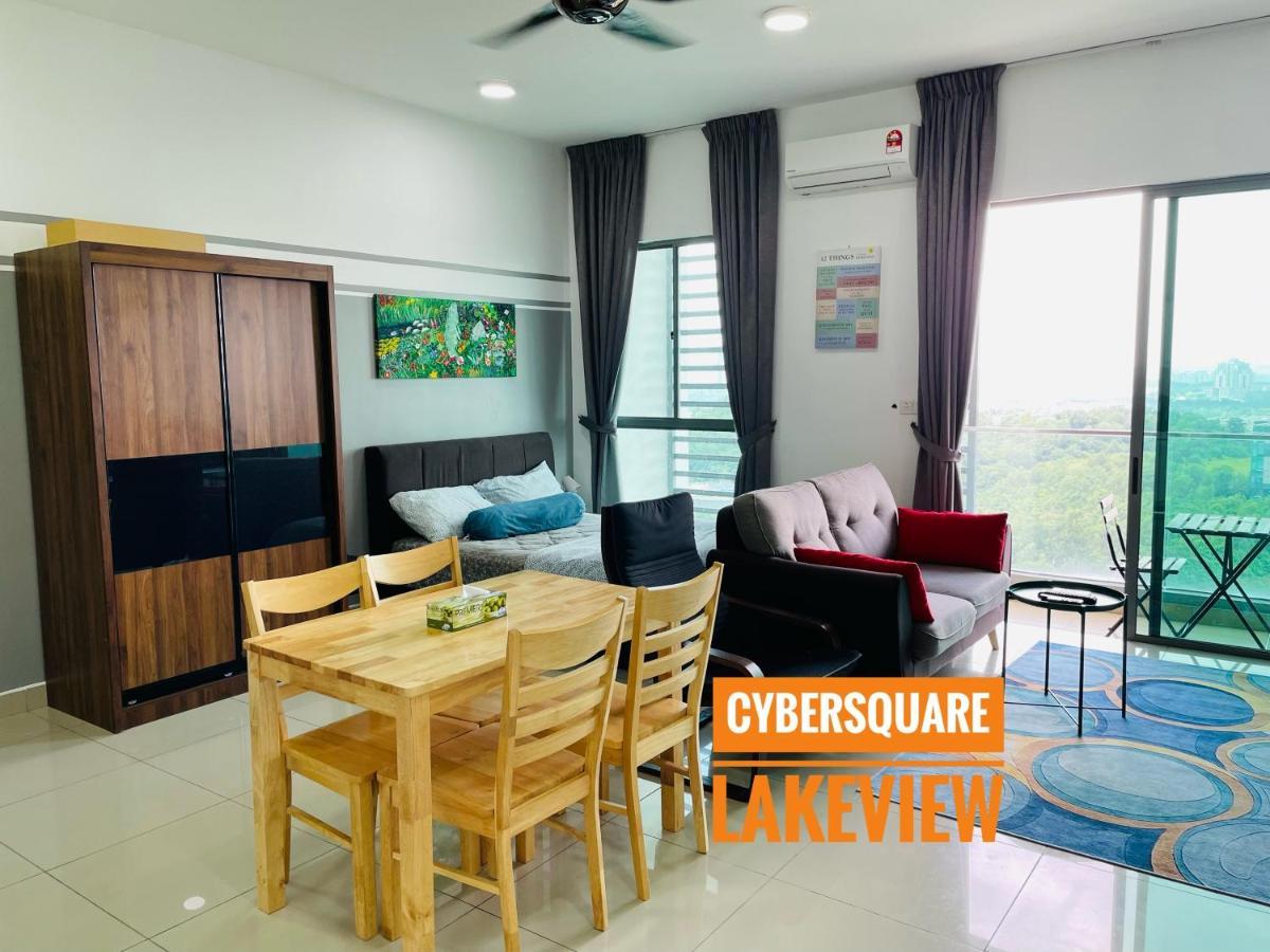 Cybersquare Lakeview With Netflix And Disney Hotstar Cyberjaya Exterior photo
