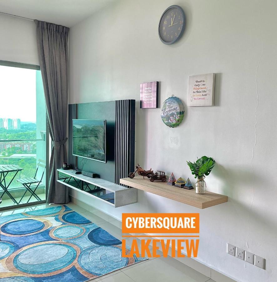 Cybersquare Lakeview With Netflix And Disney Hotstar Cyberjaya Exterior photo
